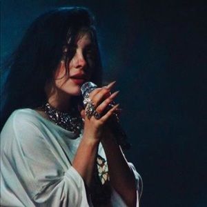 Meet your Posher, Bella